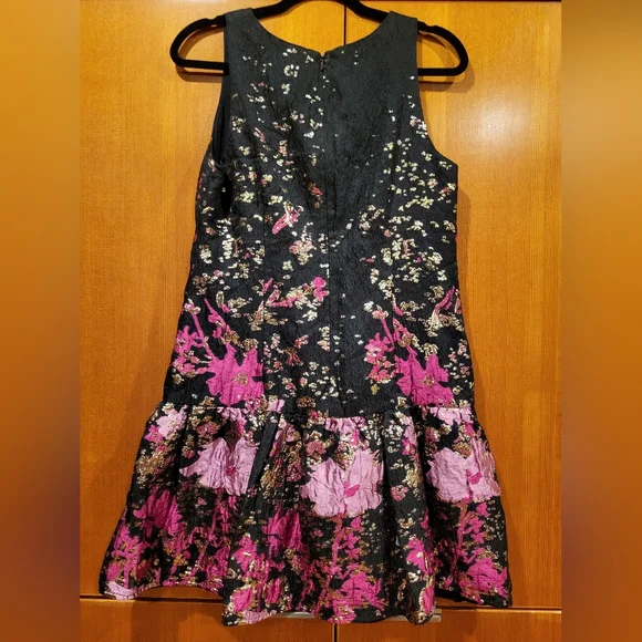 Marchesa Norte Metallic Shift Dress - Picture 6 of 7